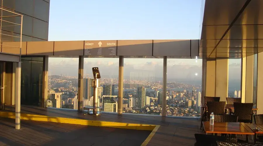 Вход на смотровую палубу "Сапфир